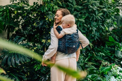 Nosidło Klamrowe Onbuhimo PRO z tkaniny żakardowej, (54% bawełna, 46% TENCEL™ Lyocell), rozmiar standard - RAINFOREST - NOCTURNA