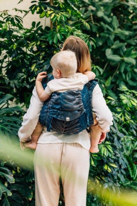 Nosidło Klamrowe Onbuhimo PRO z tkaniny żakardowej, (54% bawełna, 46% TENCEL™ Lyocell), rozmiar standard - RAINFOREST - NOCTURNA