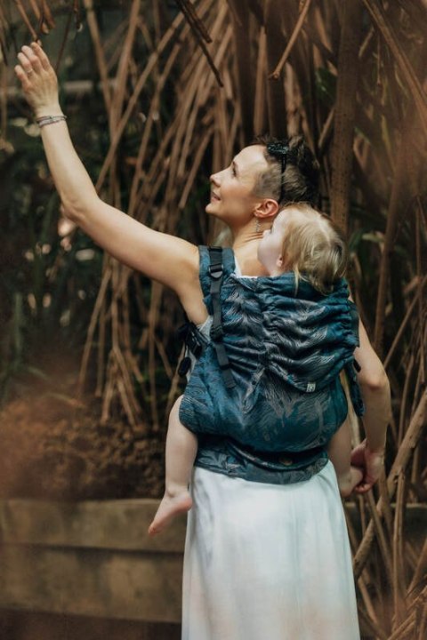 Nosidełko LennyPreschool z tkaniny żakardowej (54% bawełna, 46% TENCEL™ Lyocell), rozmiar preschool - RAINFOREST - NOCTURNAL