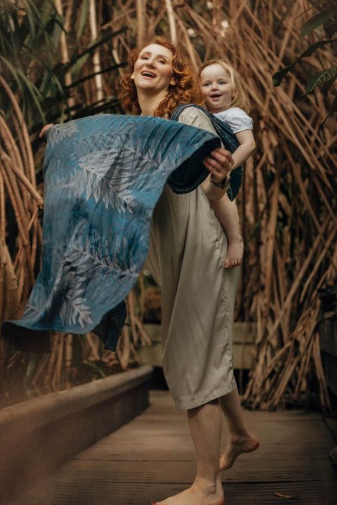 Żakardowa chusta do noszenia dzieci, 54% bawełna, 46% TENCEL™ Lyocell - RAINFOREST - NOCTURNAL - rozmiar S