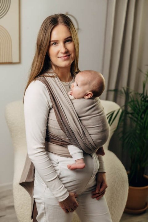Moja pierwsza chusta do noszenia dzieci, tkana splotem jodełkowym, bawełna - MAŁA JODEŁKA BABY CAFFE LATTE - rozmiar M (drugi ga