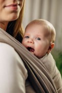 Moja pierwsza chusta do noszenia dzieci, tkana splotem jodełkowym, bawełna - MAŁA JODEŁKA BABY CAFFE LATTE - rozmiar M (drugi ga