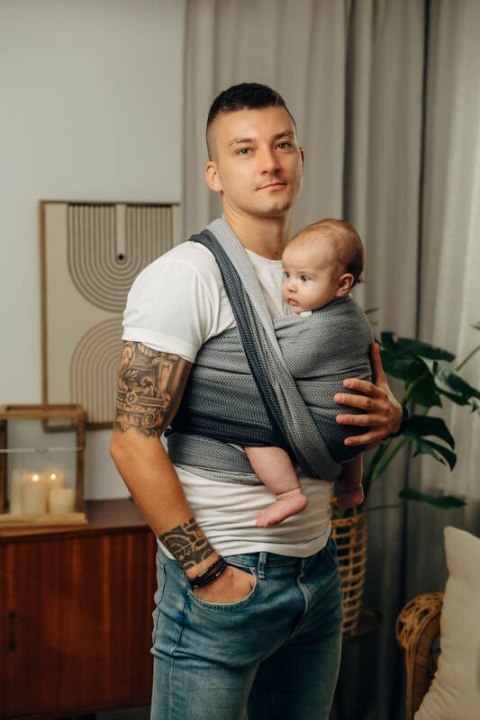 Chusta do noszenia dzieci, tkana splotem jodełkowym, bawełna - MAŁA JODEŁKA OMBRE SZARY - rozmiar XS