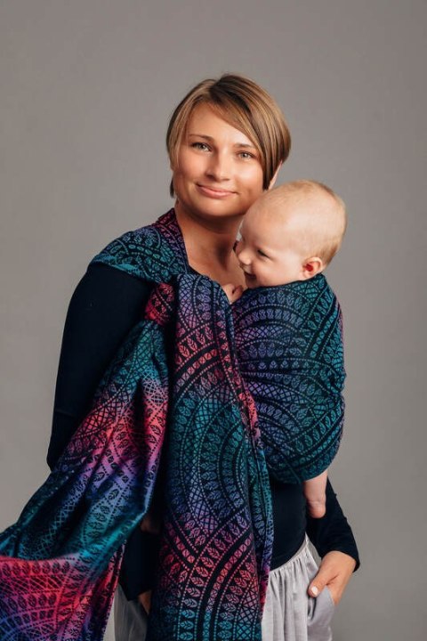 Żakardowa chusta do noszenia dzieci, 60% bawełna, 28% wełna merino, 8% jedwab, 4% kaszmir - PAWI OGON - CZARNY OPAL - rozmiar L