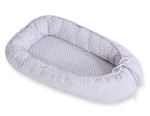 Bobono Kokon niemowlęcy dwustronny kojec otulacz Premium BOBONO- mini-rozeta szara