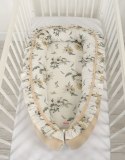 Bobono Kokon niemowlęcy kojec otulacz Premium z falbanką - Clematis on beige